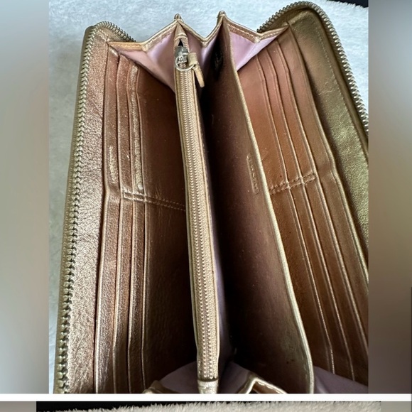 COACH Metallic Gold Full Zip Wallet RARE! EUC - Picture 6 of 11